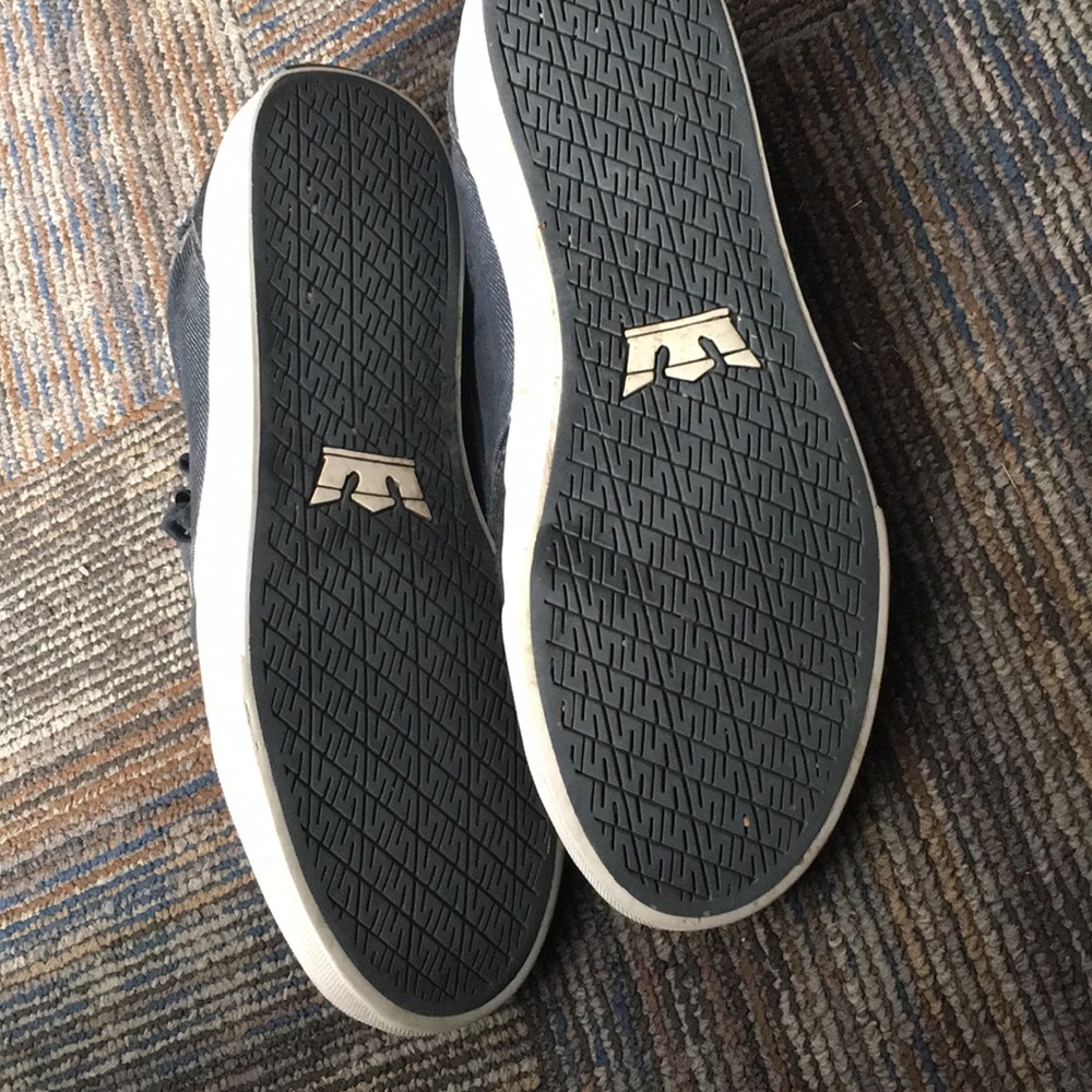 Supras - Picture 3 of 4